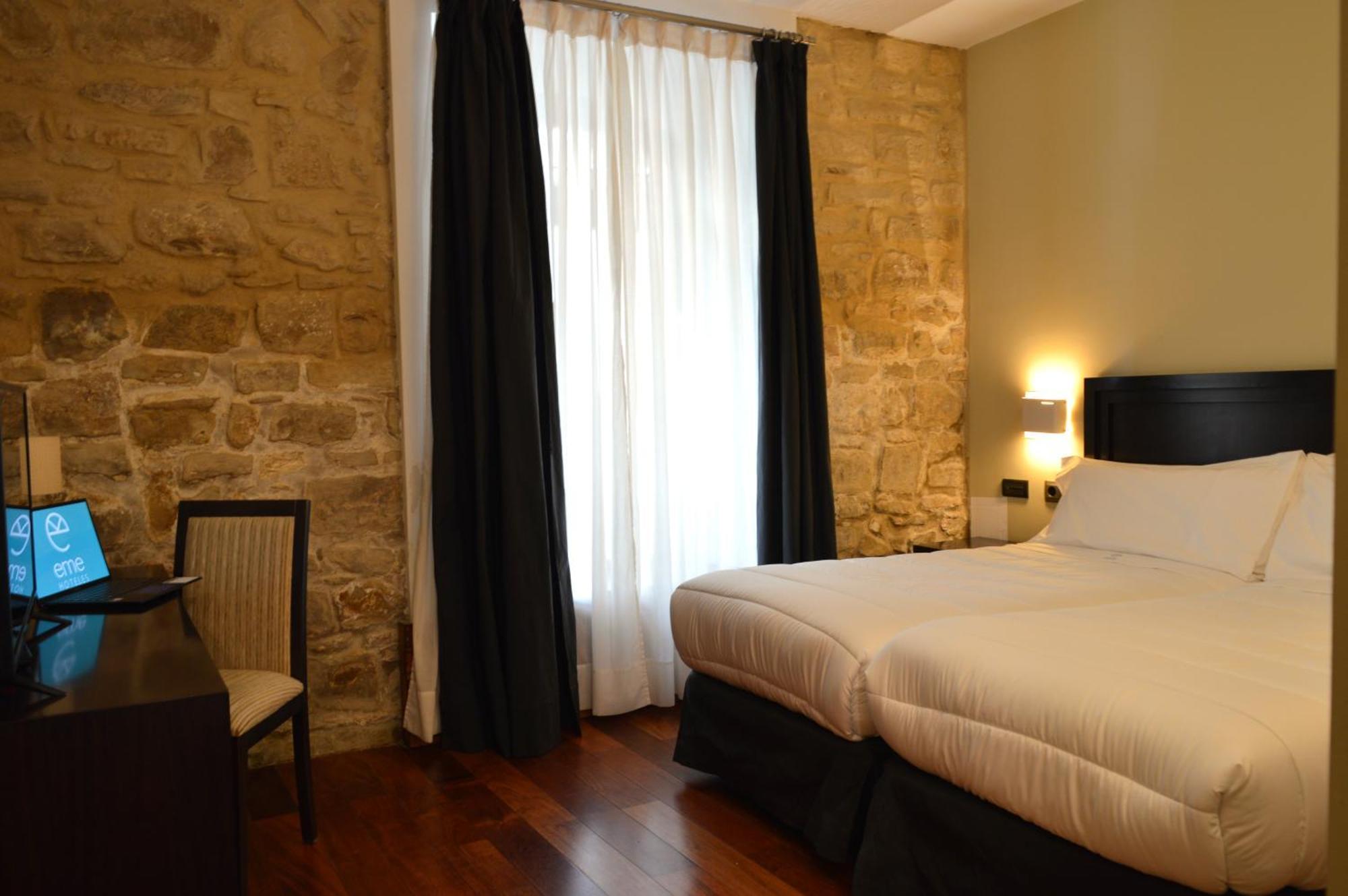 Hotel Baeza Monumental By Eme Hoteles Екстериор снимка