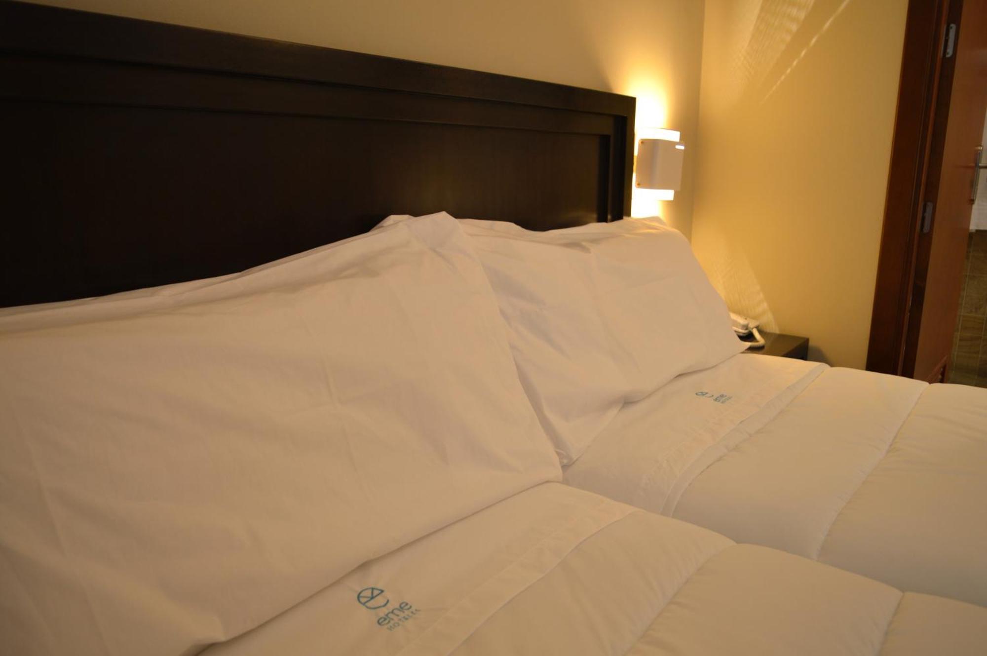 Hotel Baeza Monumental By Eme Hoteles Екстериор снимка