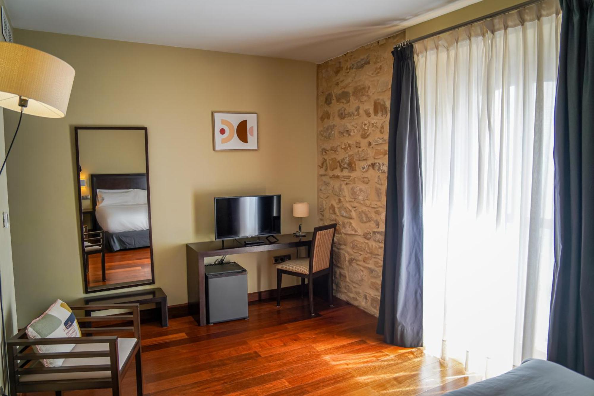 Hotel Baeza Monumental By Eme Hoteles Екстериор снимка