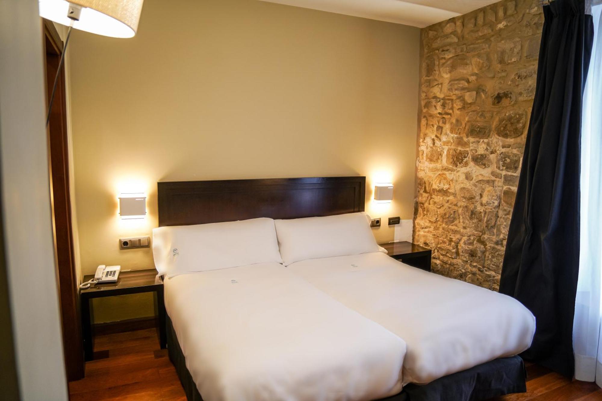 Hotel Baeza Monumental By Eme Hoteles Екстериор снимка