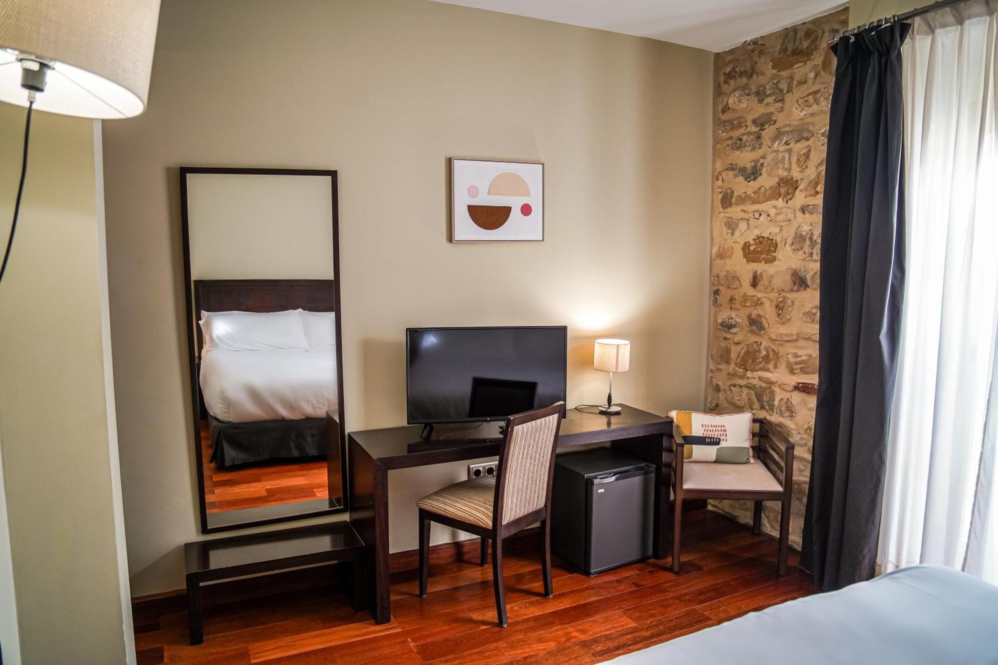 Hotel Baeza Monumental By Eme Hoteles Екстериор снимка