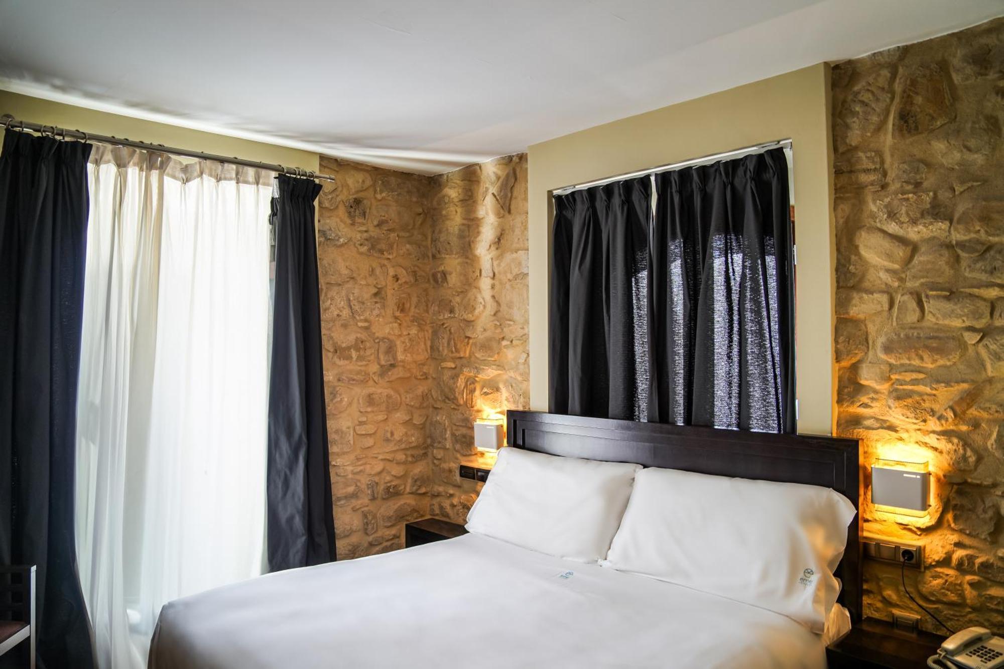 Hotel Baeza Monumental By Eme Hoteles Екстериор снимка