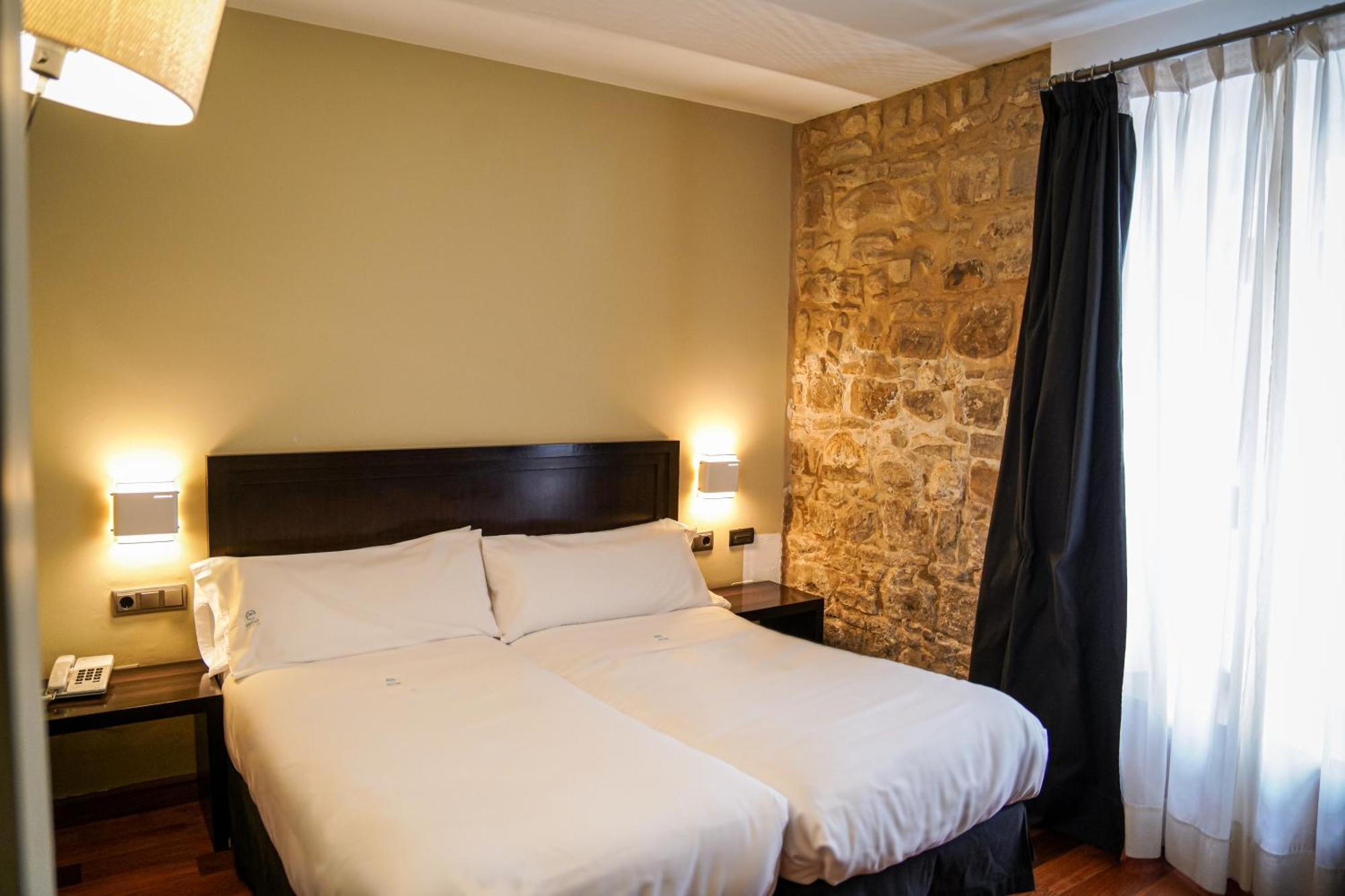 Hotel Baeza Monumental By Eme Hoteles Екстериор снимка
