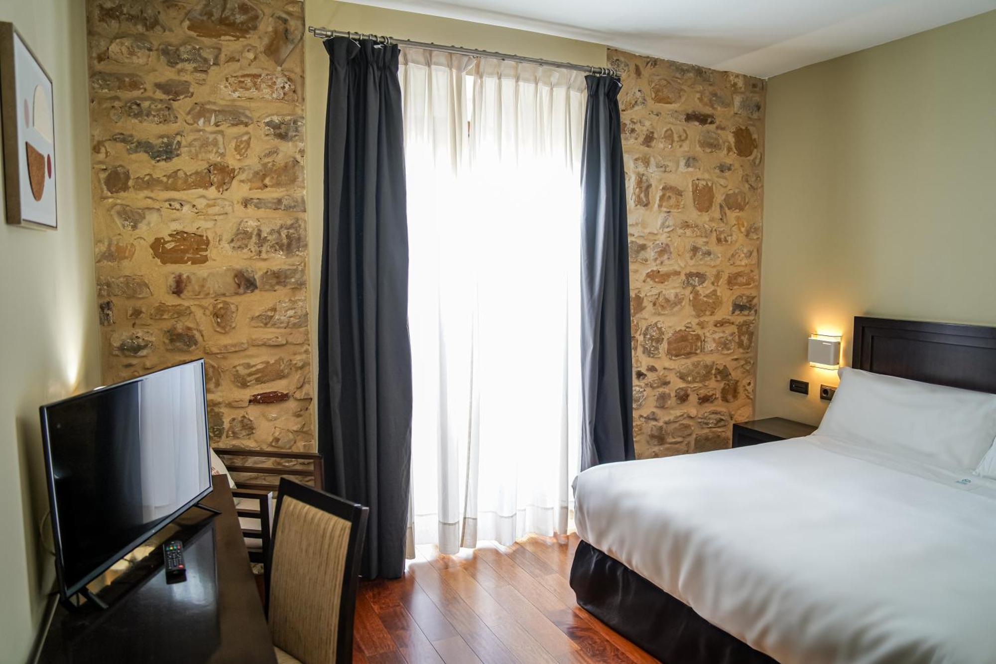 Hotel Baeza Monumental By Eme Hoteles Екстериор снимка